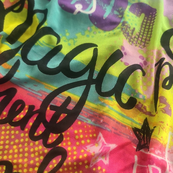 NWT Love J beautiful colored snappy bodysuit. Size medium - Picture 5 of 5